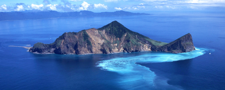 遠眺或近看龜山島都美　風情萬種